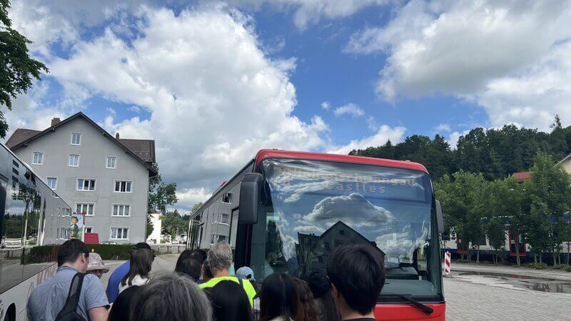 ホーエンシュバンガウ行きの78番バス