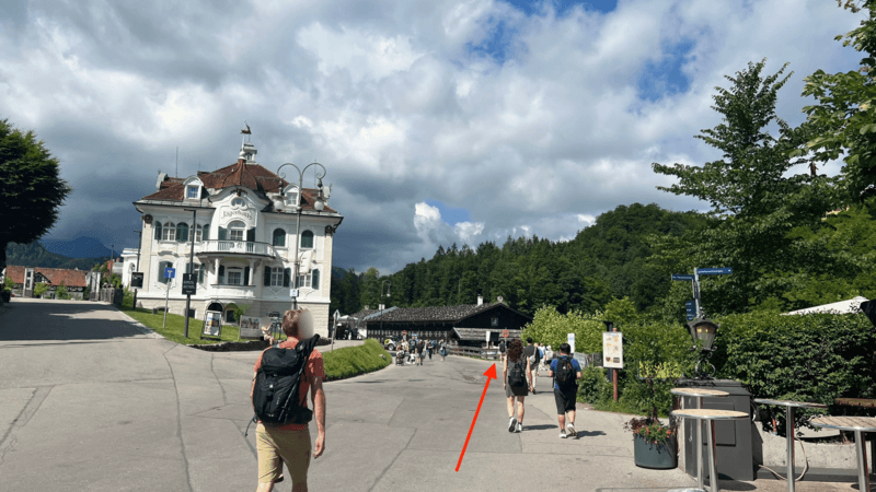 シャトルバス乗り場への道