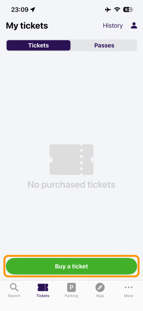 PID Lítačkaアプリのトップ画面とBuy a ticketボタン