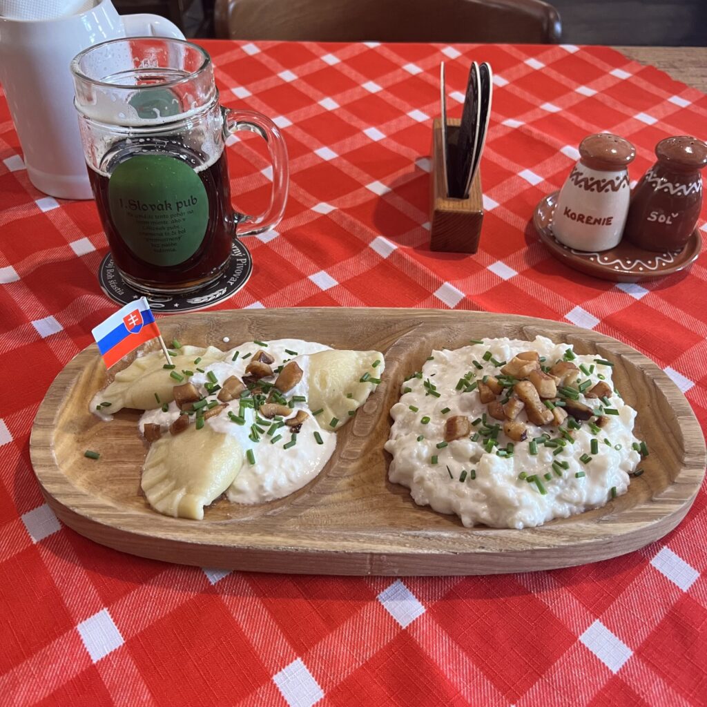 Slovenský tanier（スロバキアプレート）｜Slovak Pubの人気料理