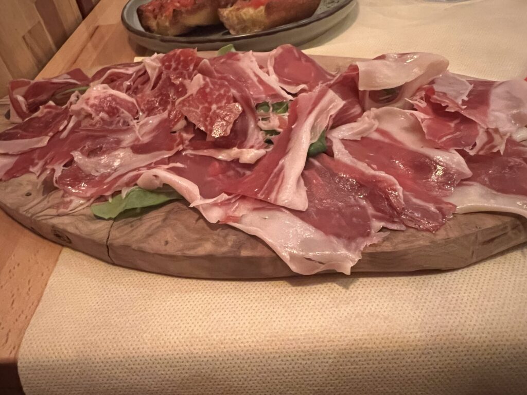 Tuscania Food & Wineの「生ハム」