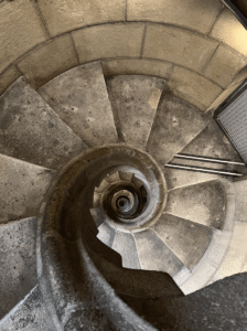 サグラダ・ファミリアの塔から降りる螺旋階段