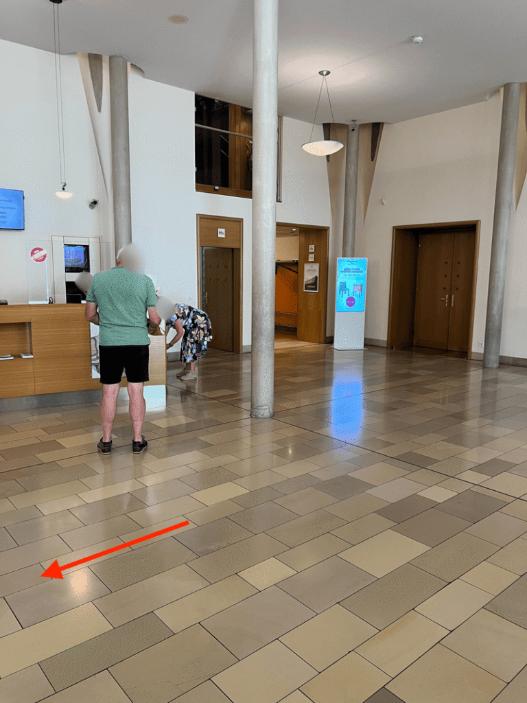 王宮家具博物館の入り口カウンター