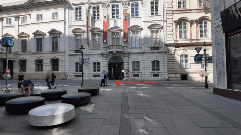 突き当たりで左折する地点