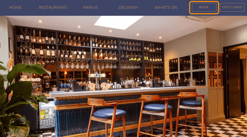 The Mayfair Chippyホームページの「BOOK」ボタン