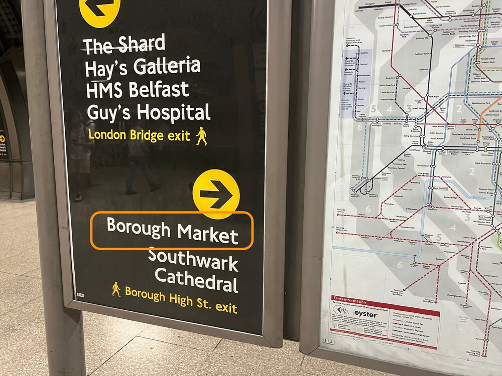 London Bridge駅の改札を出た後の案内板
