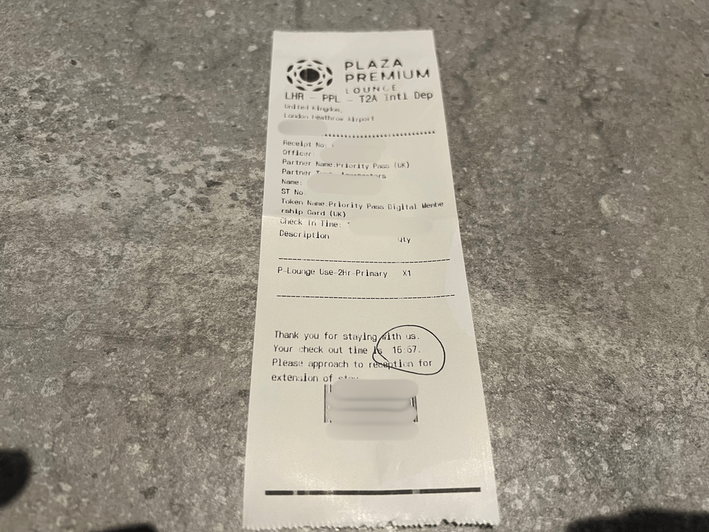 Plaza Premium Loungeに入室する際に渡される紙
